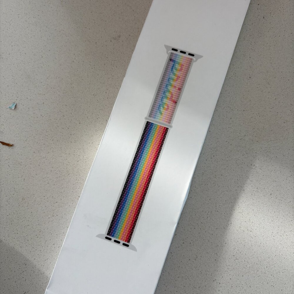 APPLE WATCH LOOP 41MM  PRIDE EDITION